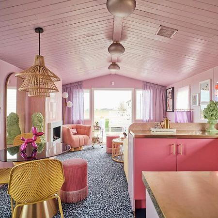Fun Barbie Inspired, 6 Berth Caravan - Camber Sands Holiday Park, Near The Beach Eksteriør bilde