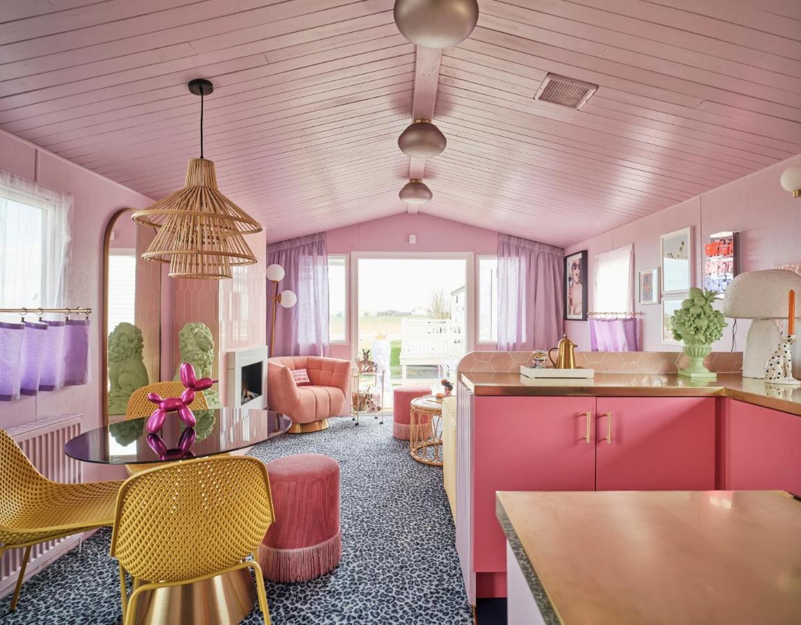 Fun Barbie Inspired, 6 Berth Caravan - Camber Sands Holiday Park, Near The Beach Eksteriør bilde