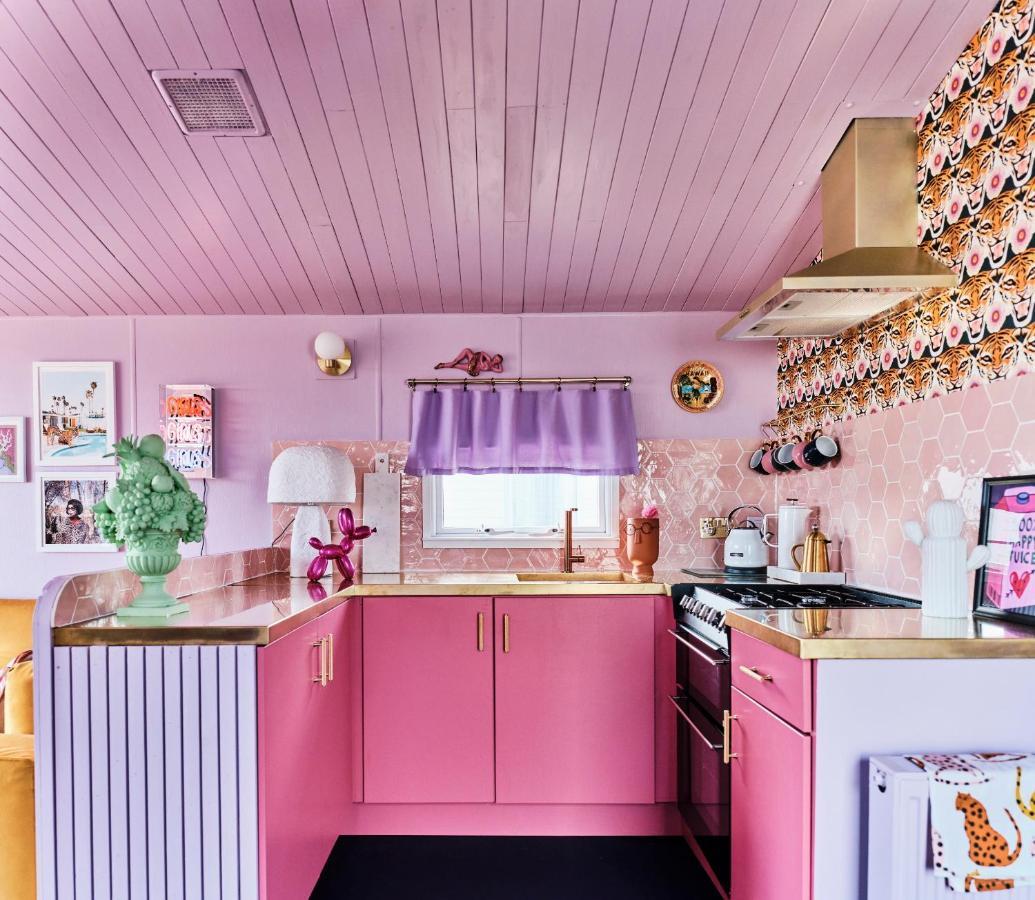 Fun Barbie Inspired, 6 Berth Caravan - Camber Sands Holiday Park, Near The Beach Eksteriør bilde